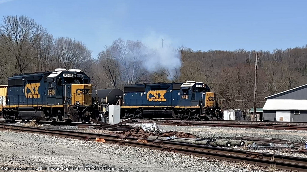 CSX 6248 is idle, but 4411 is L320.